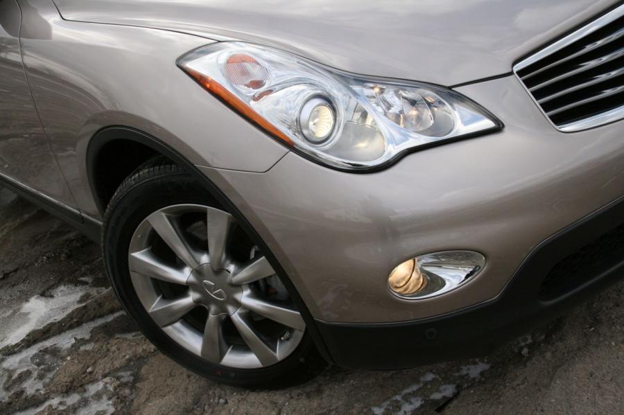  Infiniti EX35 2008 года  (фото 38 из 48)